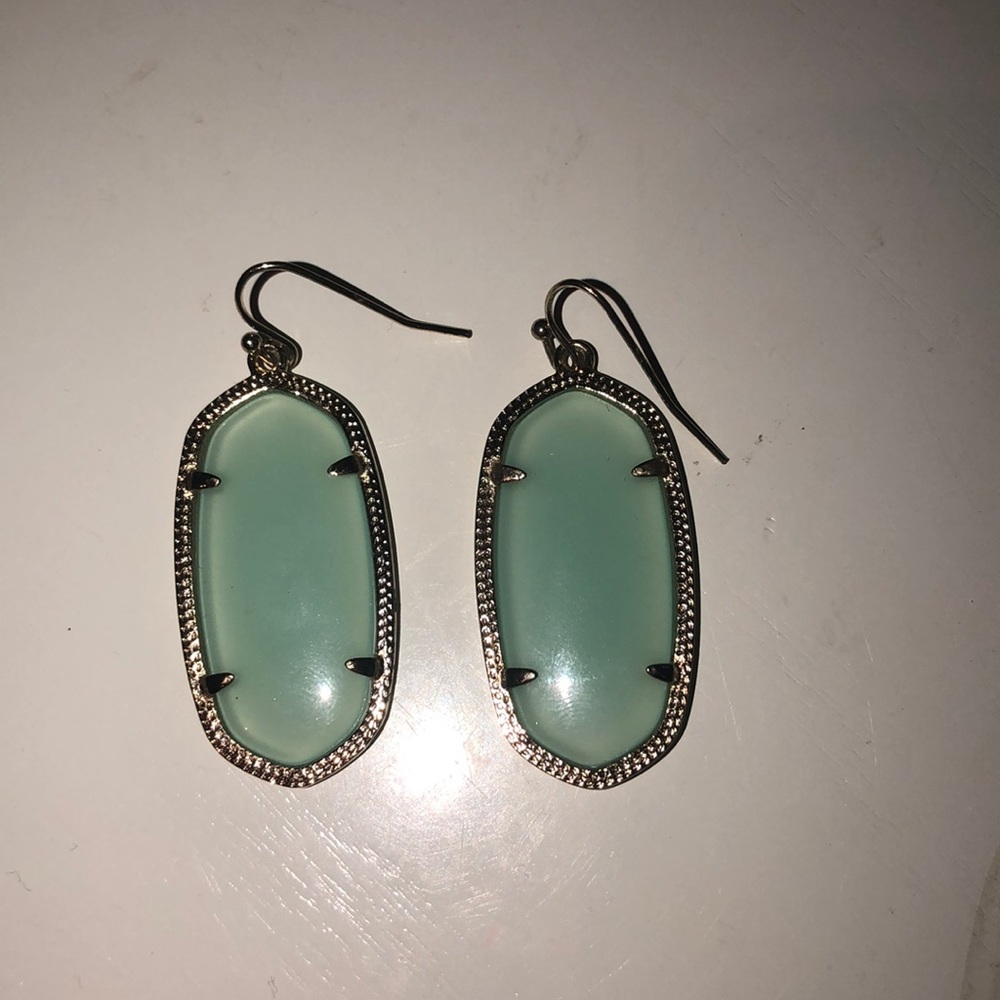 AUTHENTIC*** Kendra scott earrings light green
